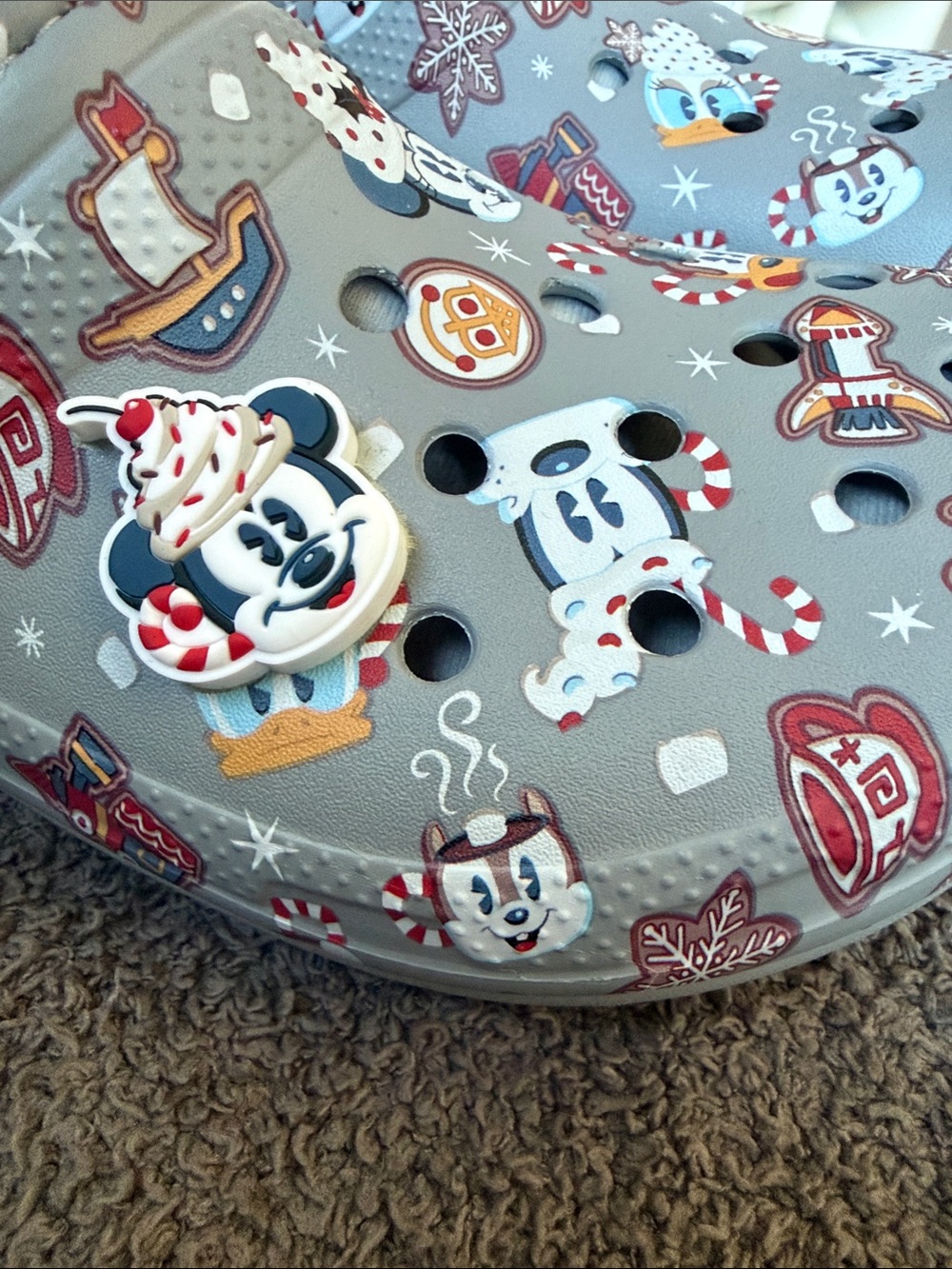 Crocs Disney Sherpa-Lined Clogs, Christmas-themed, women’s size 8 NEW - Picture 4 of 11